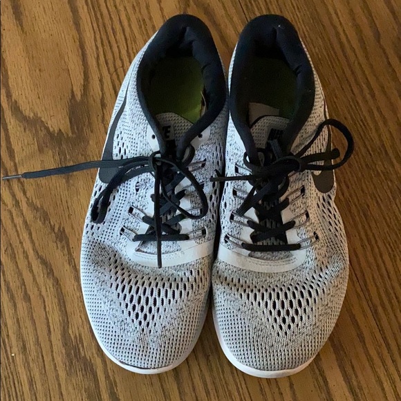 Nike sneakers - Picture 2 of 3